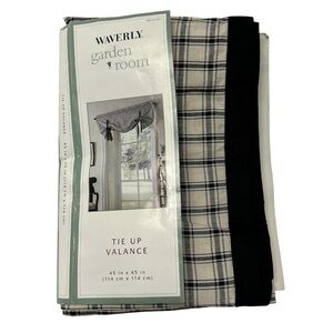 Waverly garden room Tie Up Valance 45” x 45” Wellington Plaid New Not In Package